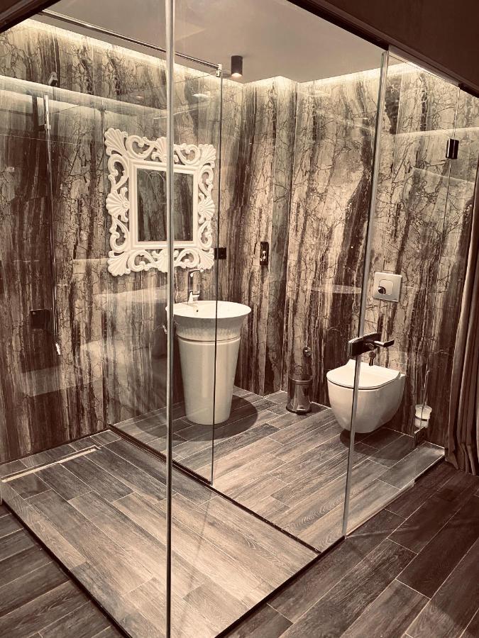 Deluxe In Blloku Area Apartamento Tirana